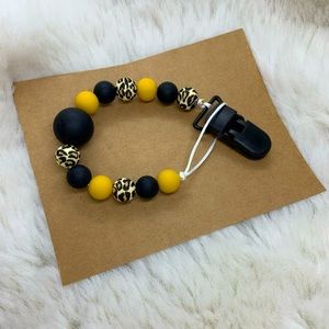 ✨Pacifier clips✨